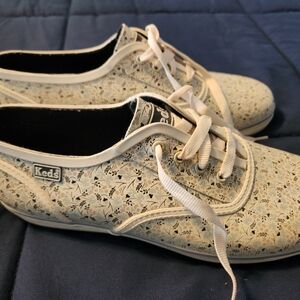 Keds Blue & Cream Floral Sneakers Rubber/Vinyl Perfect For Gardening